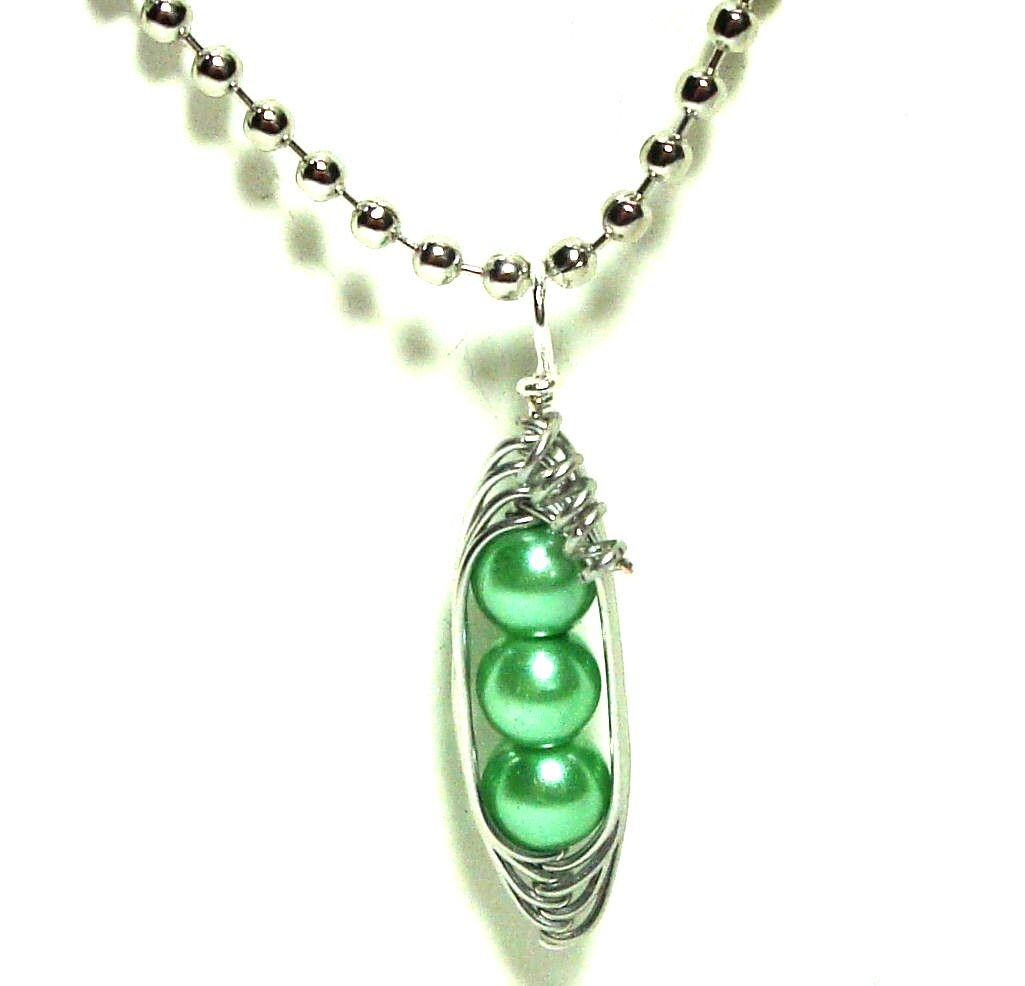 Peas in a Pod Pea Pod Necklace Mint Green Pearl