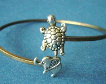 Giraffe cuff bracelet with a turtle wrap style animal