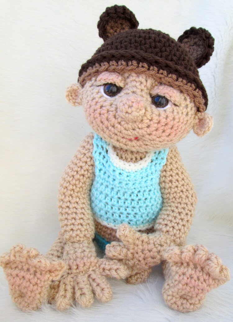 So Cute Baby Doll Crochet Pattern with Teddy Bear door TCrewsDesigns