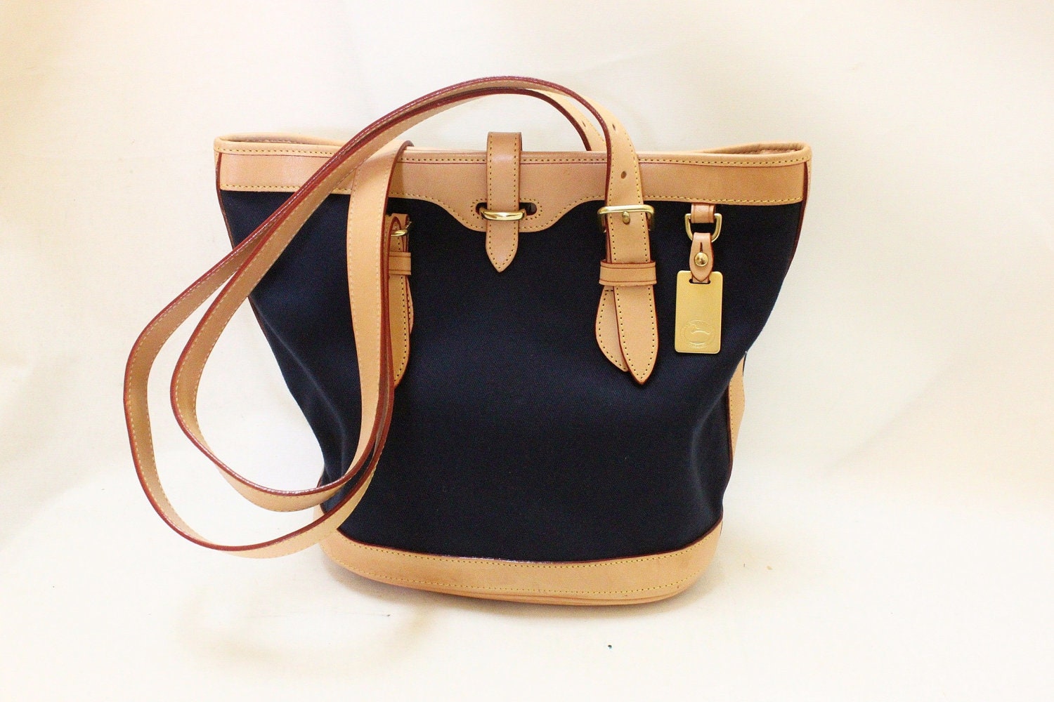 dooney and bourke canvas shoulder bag