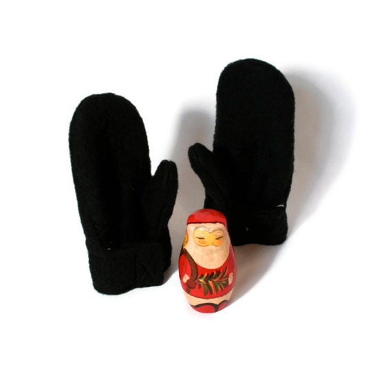 Toddler Fleece Stay on Mittens in Black with Flannel Puppy Dog