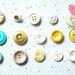 Vintage buttons - 15 colorful flower buttons lot 37