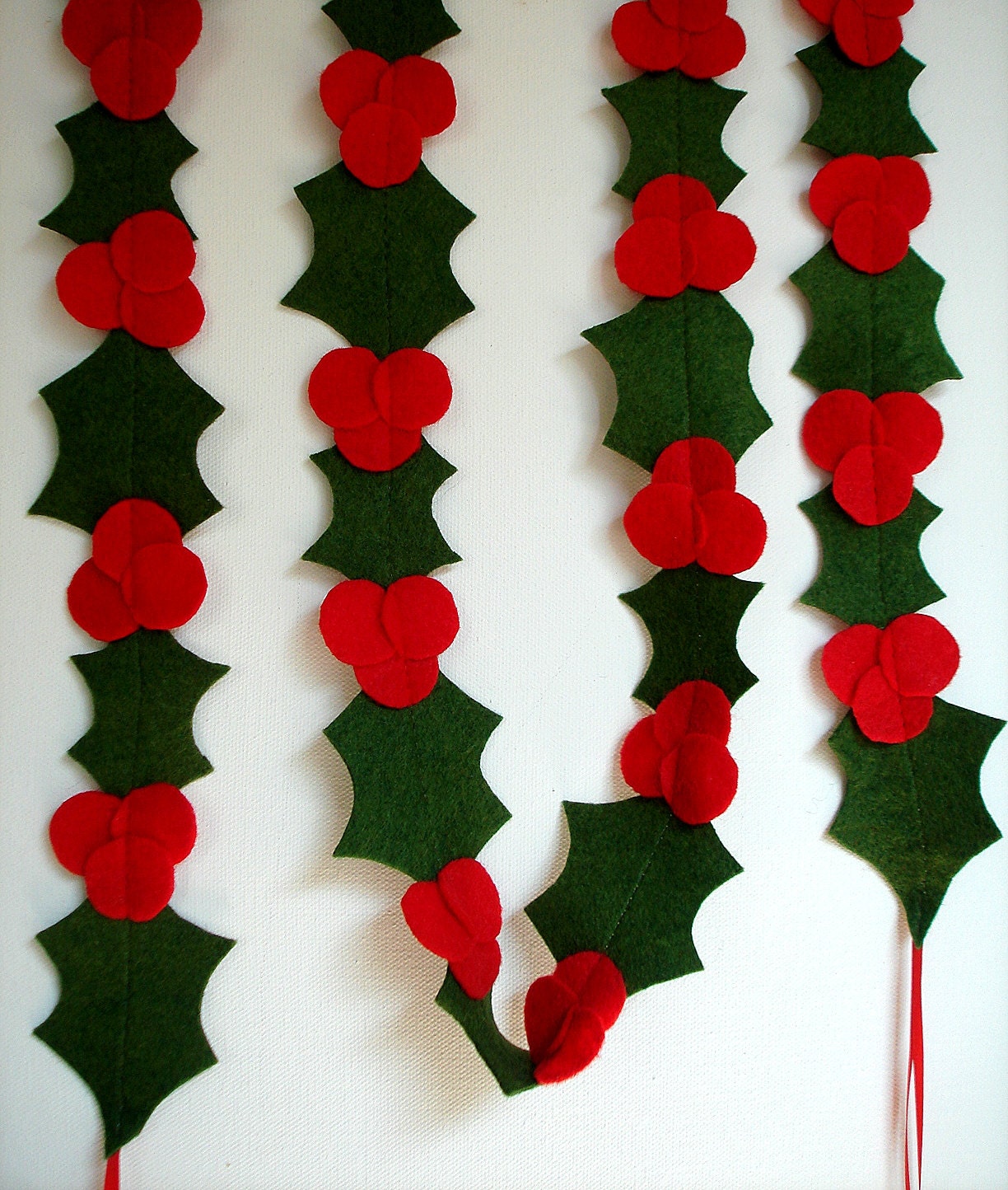 christmas holly felt garland for the holiday season 5 feet christmas holly felt garland for the holiday season 5 feet