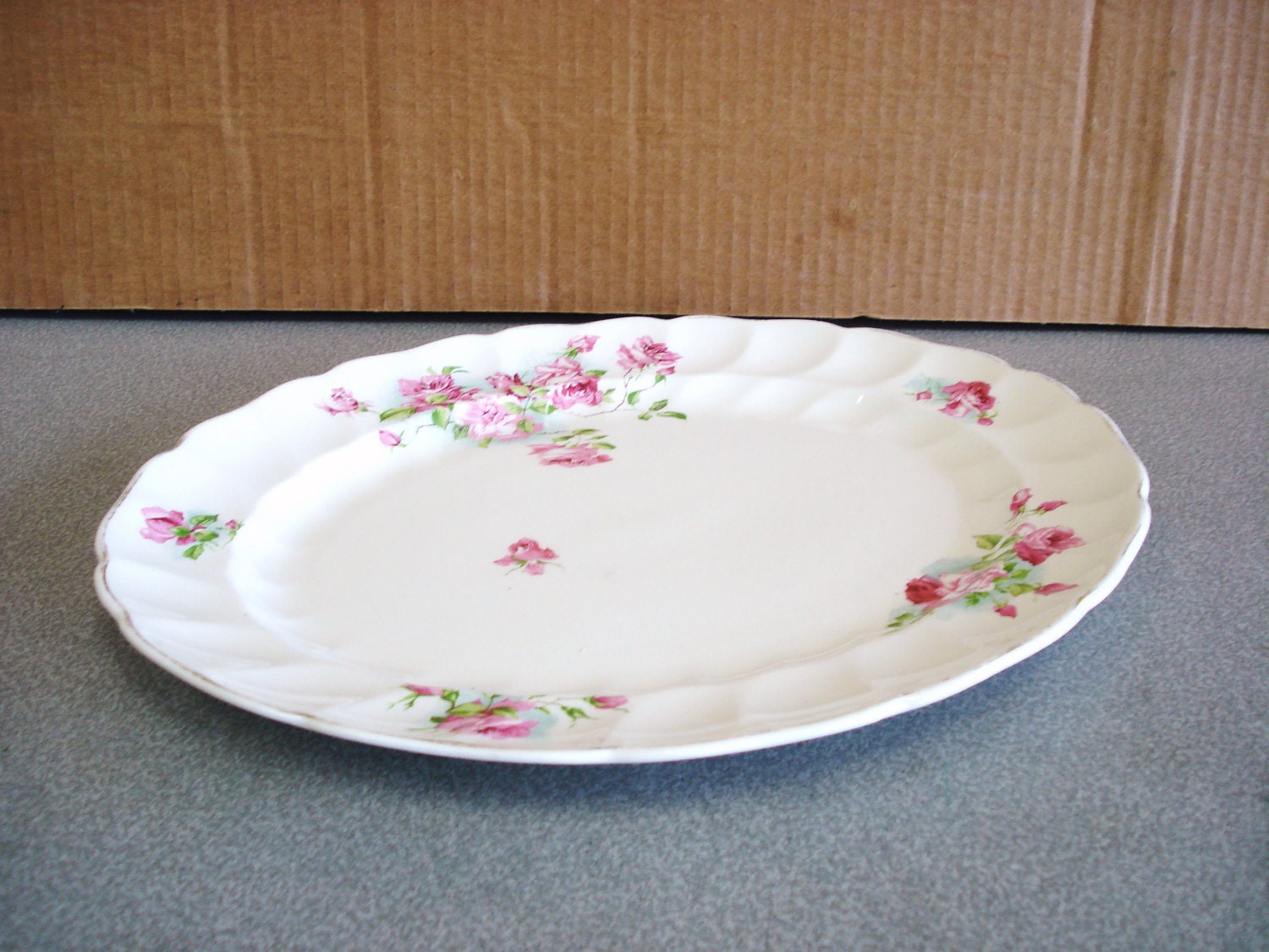 Vintage Johnson Bros OLD CHELSEA Pattern Medium Oval Platter.