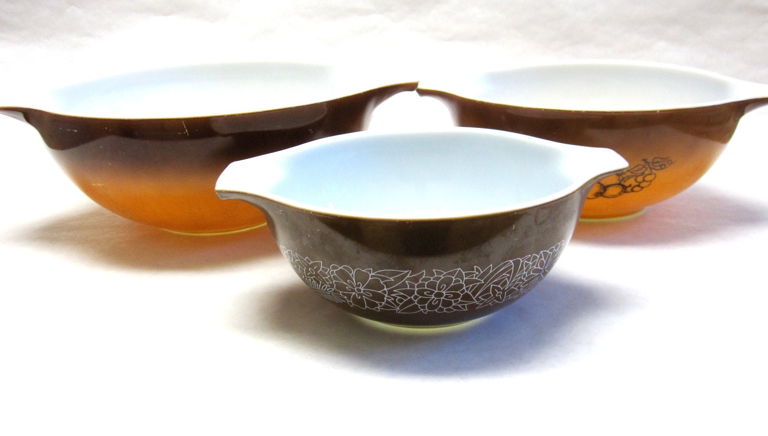 Pyrex Serving Bowl Set of Three Floral White Brown Flower