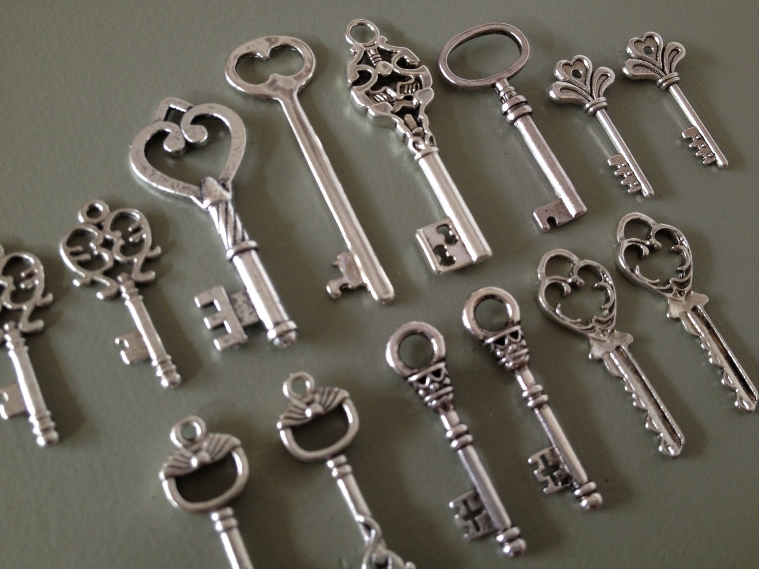 Keys to the Castle Skeleton Keys 14 x Antique by thejourneysend