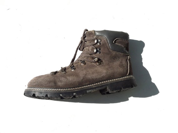 Items similar to VIntage Mens 10 Distressed Colombia Hiking Boots on Etsy