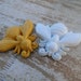 Wall figurine yellow white bee "Happy Little Bees"