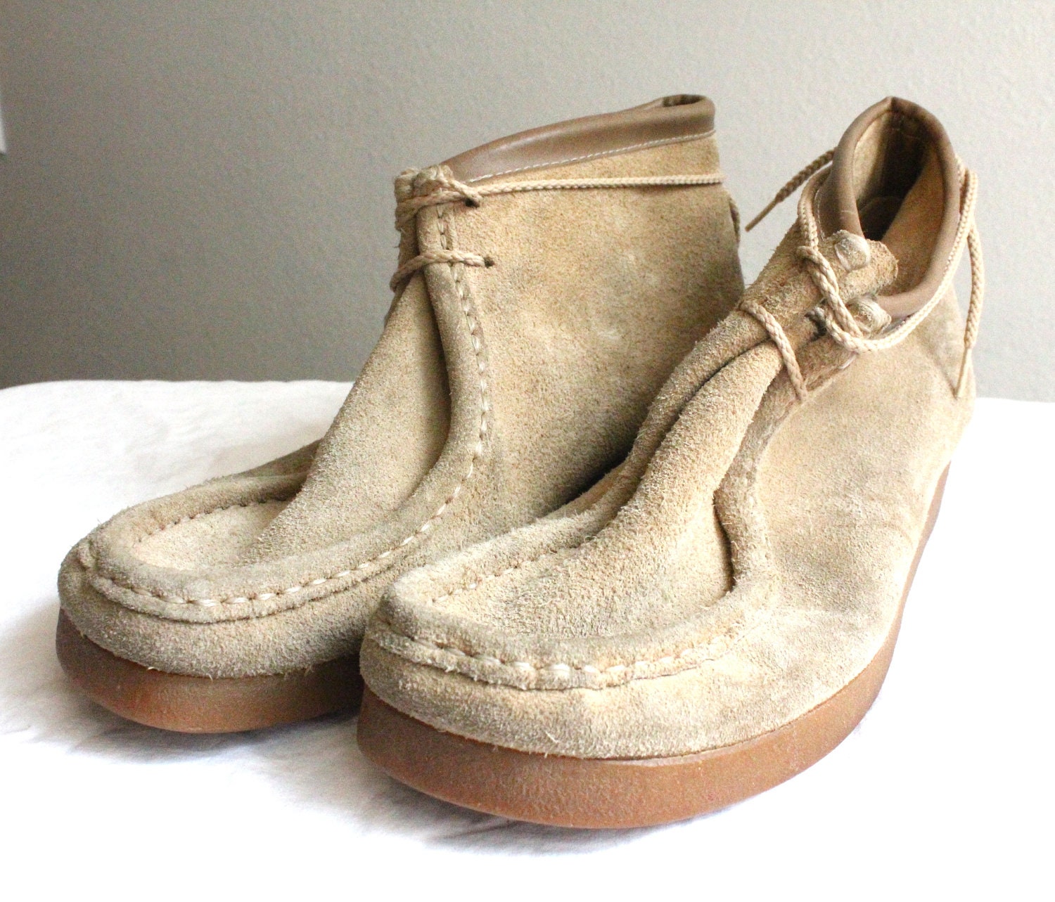 Vintage 80's Buckskin Suede Chukka Boots by claudedonohoshop