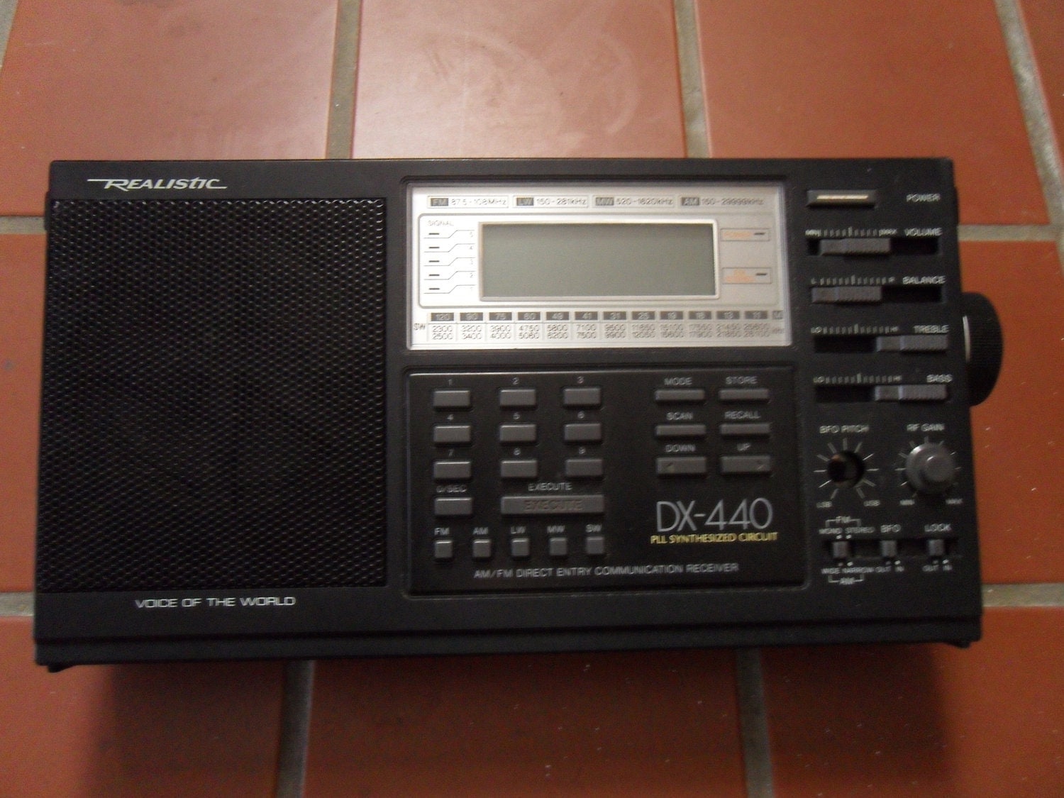 Vintage Realistic 5 Band SHORTWAVE Radio DX 440 direct