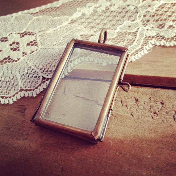 Short Double Sided Rectangle Glass Frame By