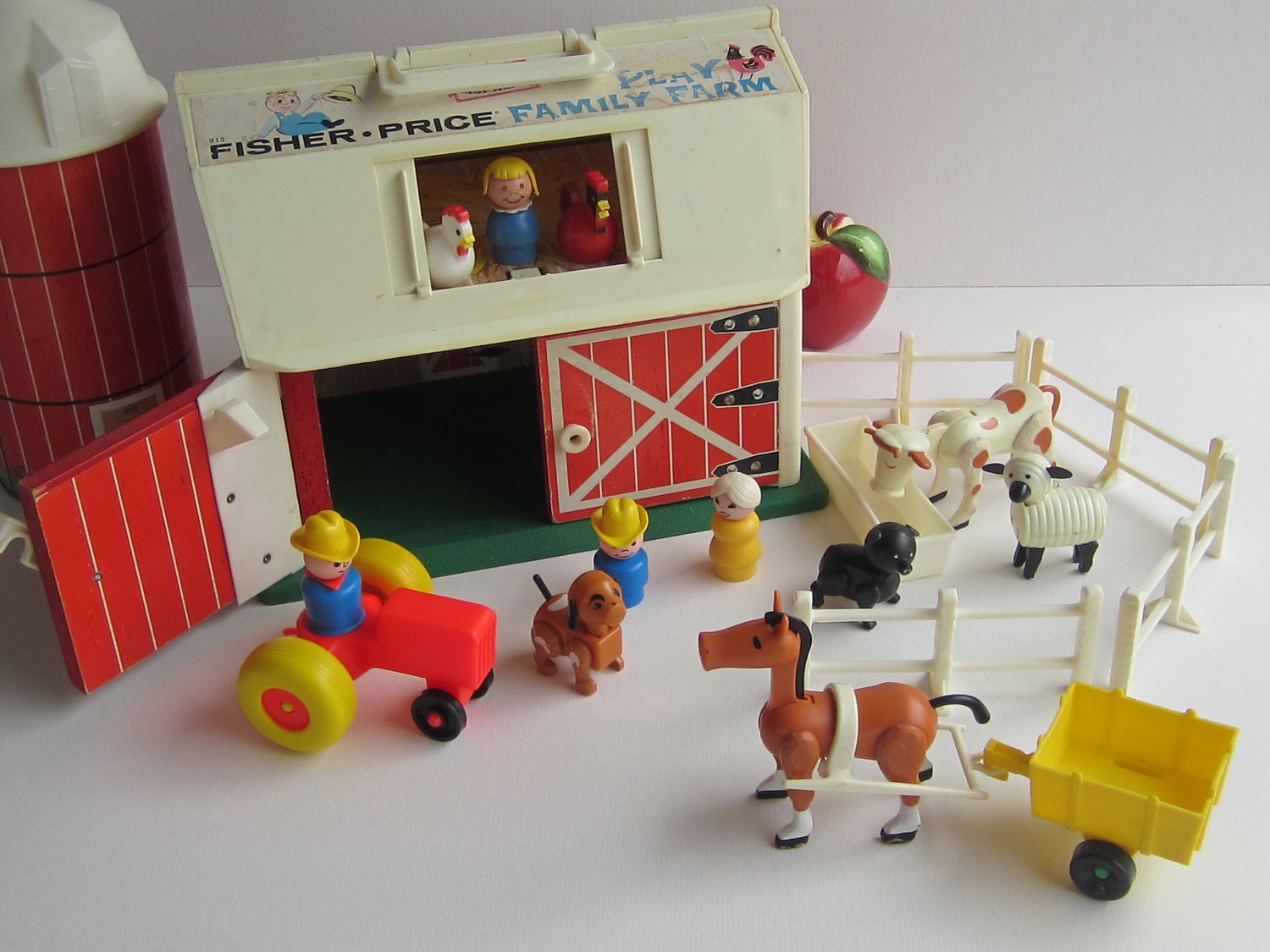 1968 Fisher Price Play Family Farm FP 915