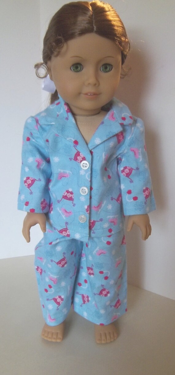 American girl winter clothes American Girl dolls are among the most favored by little girls everywhere. They can be made to look like her in every way, from hair and eye color to glasses and braces, and even with doll clothing to match!