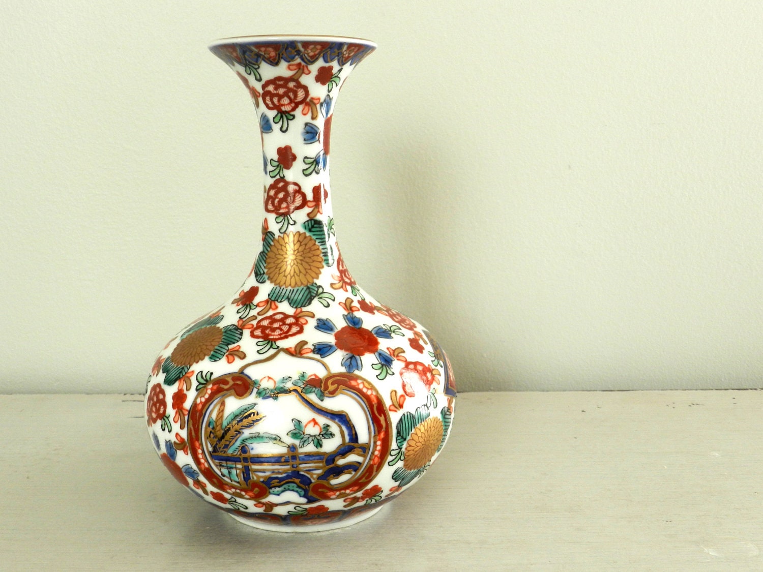 Gold Imari Vase vintage gold imari porcelain vase painted Gold Imari Vase vintage gold imari porcelain vase painted