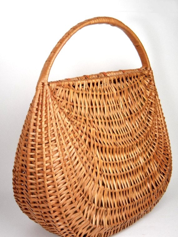 Vintage large wicker tote basket handbag purse with handle and