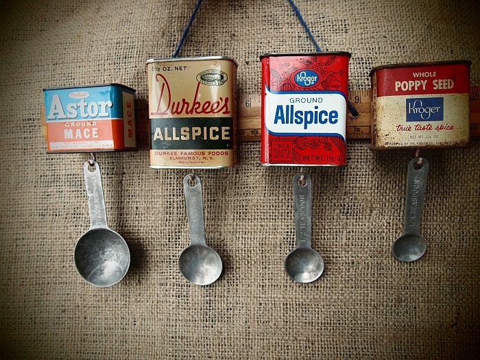 Vintage Spice Tins Measuring Spoon Holder by warnANDweathered