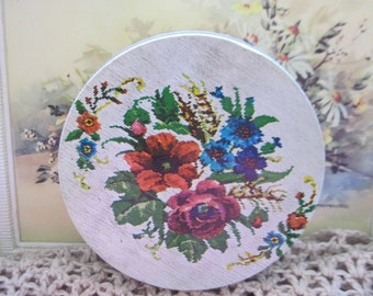 Tin Can with Pretty Flowers on It, Vintage Tin Can, Vintage Can, Flowers, Vintage Home Decor, Storage, Country Decor, Farm House Decor :)s/