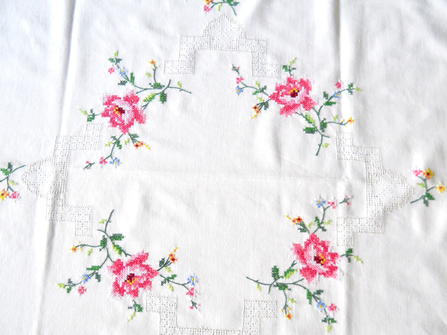 embroidered vintage tablecloth pink roses vintage white