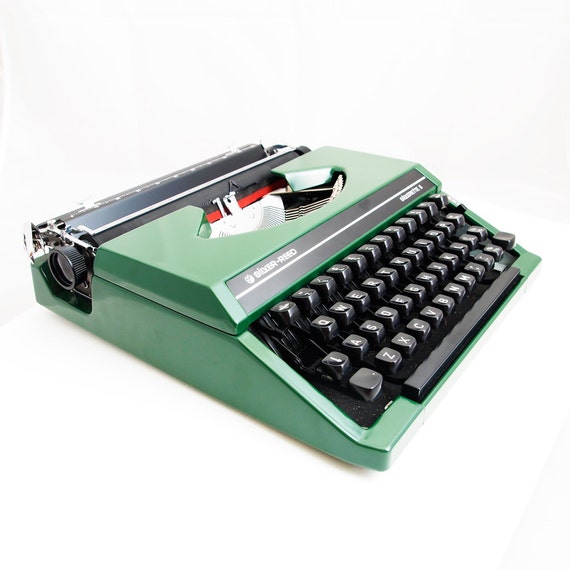 SilverReed Silverette 11 Typewriter