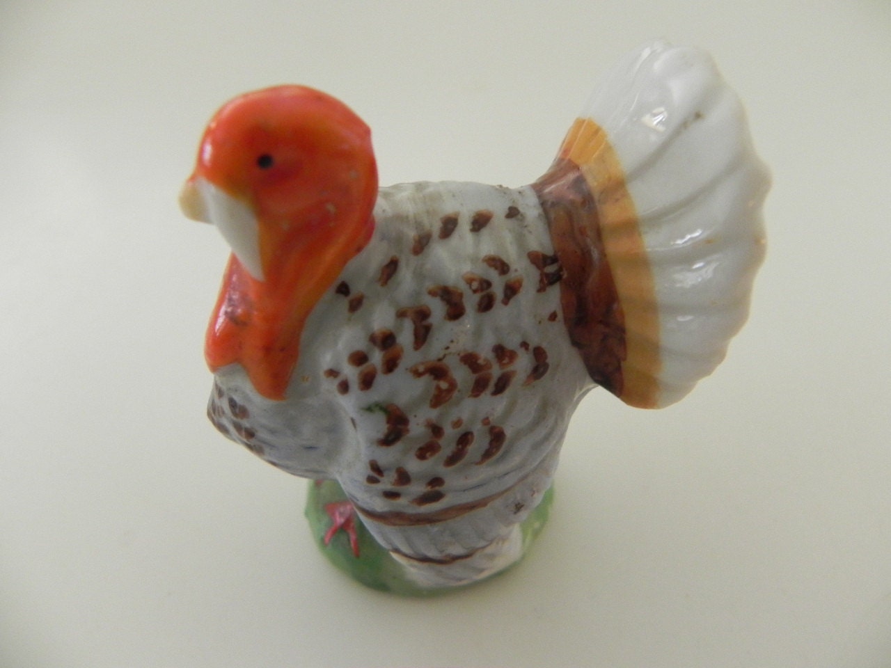ceramic figurine to paint