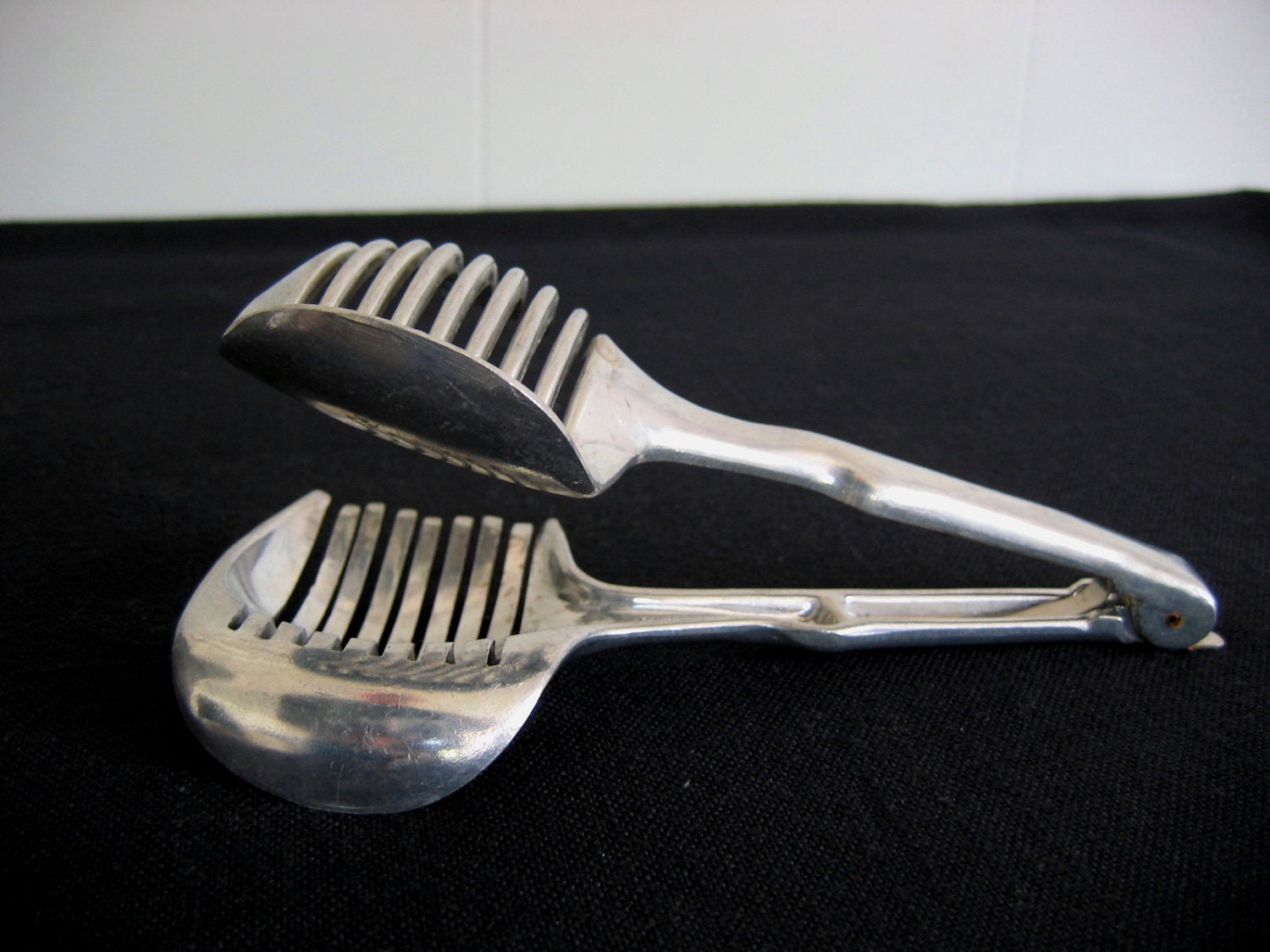 Retro Kitchen Tool Tomato Slicer Egg Slicer Pat. No. 19496