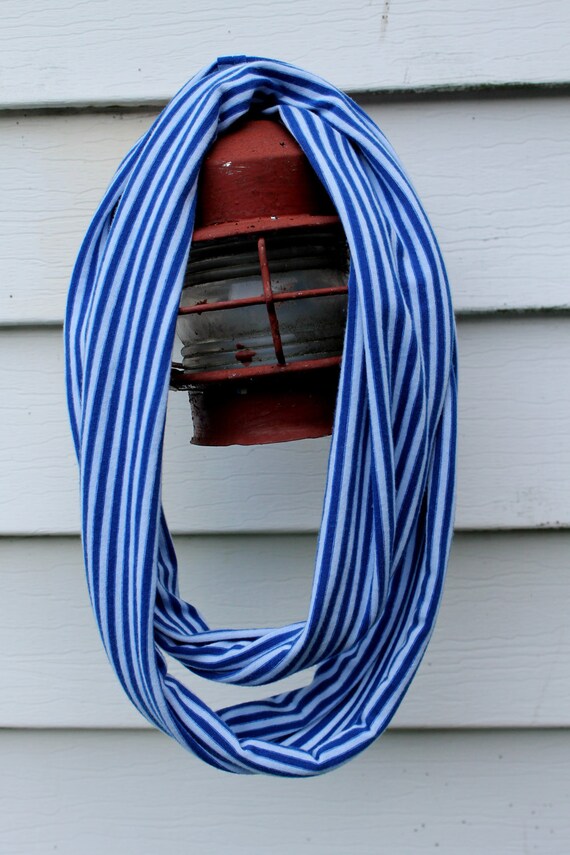 Linking up etiquette… I’ve been wanting to make up a striped scarf for a while and when I found this yummy cream and gold yarn I knew that was it!! is it really white and gold or in fact blue and black!!!!! Reply. Bridget from Cali says. March 7, at pm. Since I tend to lose the regular kind, whoever came up with the idea of an infinity scarf was a.