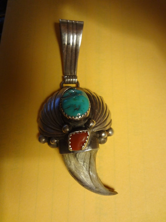 Native American Pendant Bear Claw Navajo Hopi Zuni Hallmark J