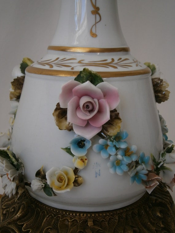 Lieve vintage Italiaanse porseleinen lamp met bloemen en