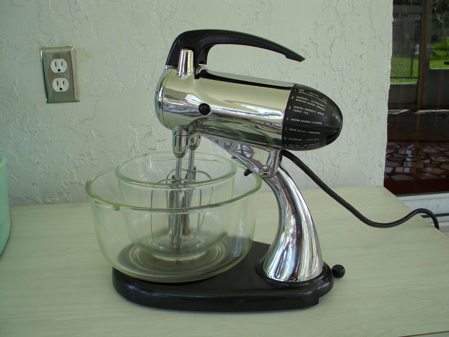 Super Chrome Sunbeam Mixmaster Mixer with Original Bowls Mid