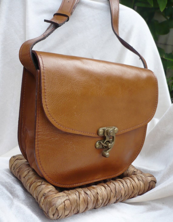 Items similar to Leather Cross Body Bag, Shoulder Bag ...