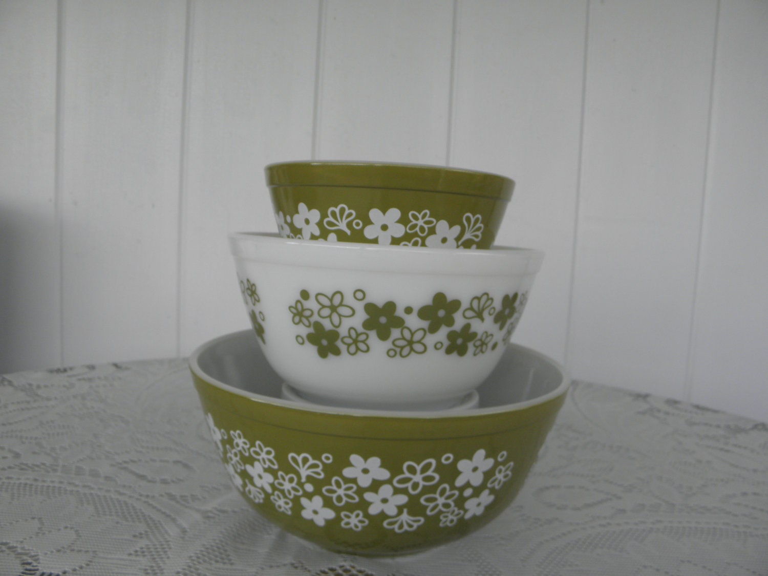 Pyrex Crazy Daisy Mixing Bowls set of 3