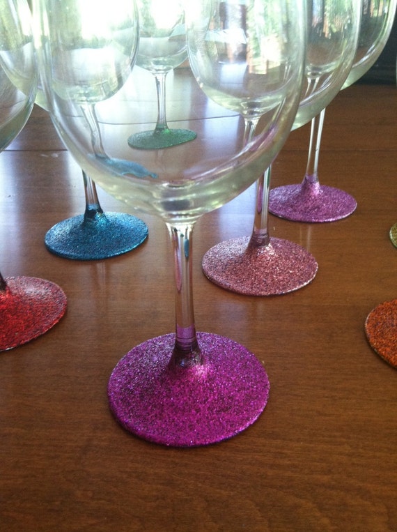 Items similar to Glitter Wine Glasses on Etsy