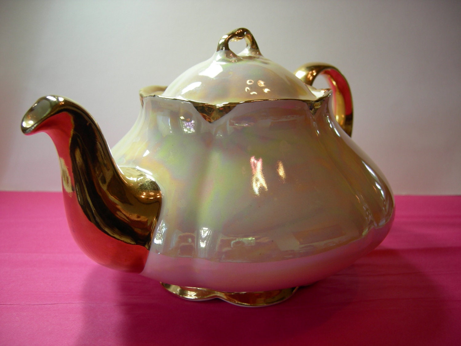 Ellgreave Teapot Iridescent Gold Trim