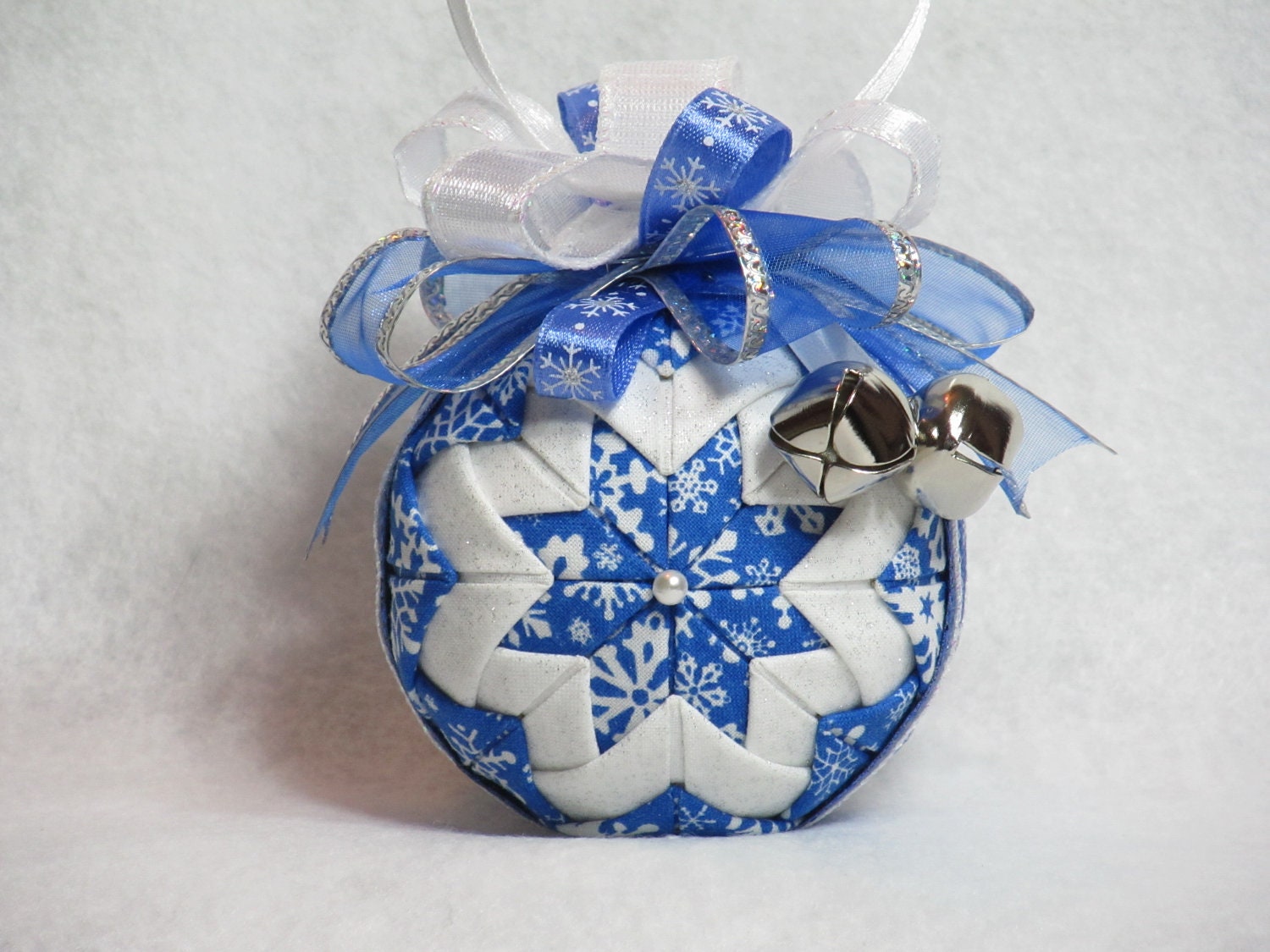 Quilted no sew fabric Christmas ornament ball blue snowflake