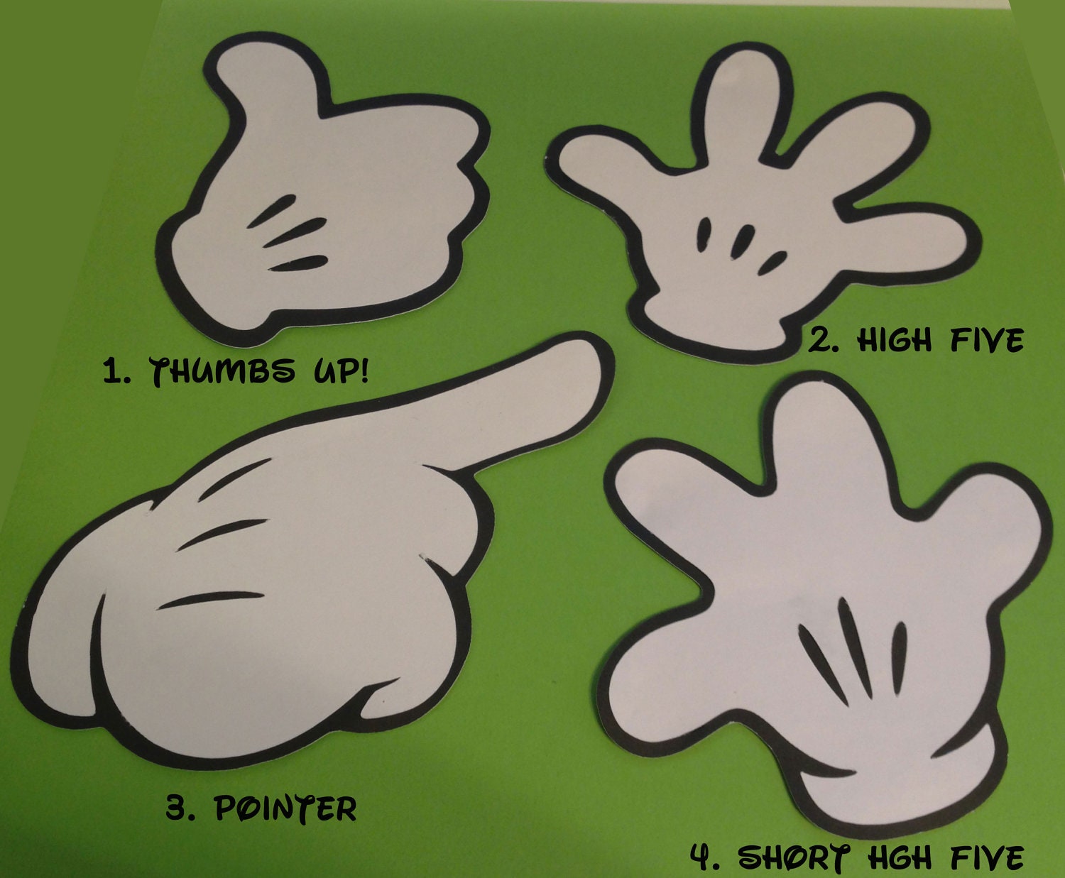 30 2.5 Mickey Mouse Gloves/Hands
