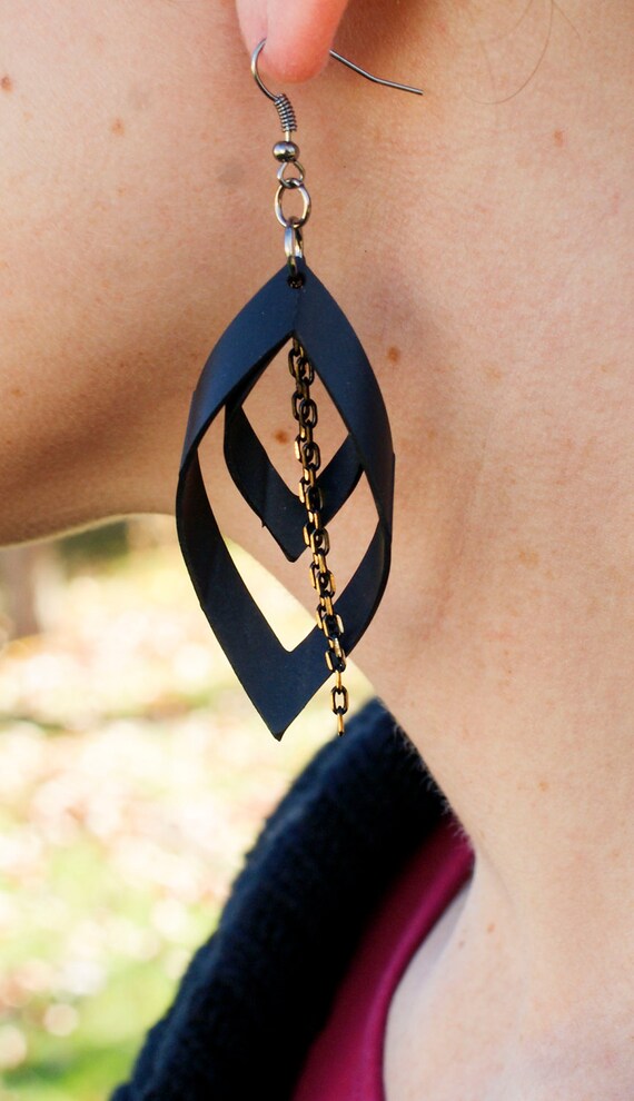 Double Hooped Earring made from upcycled bicycle by HummingWilde