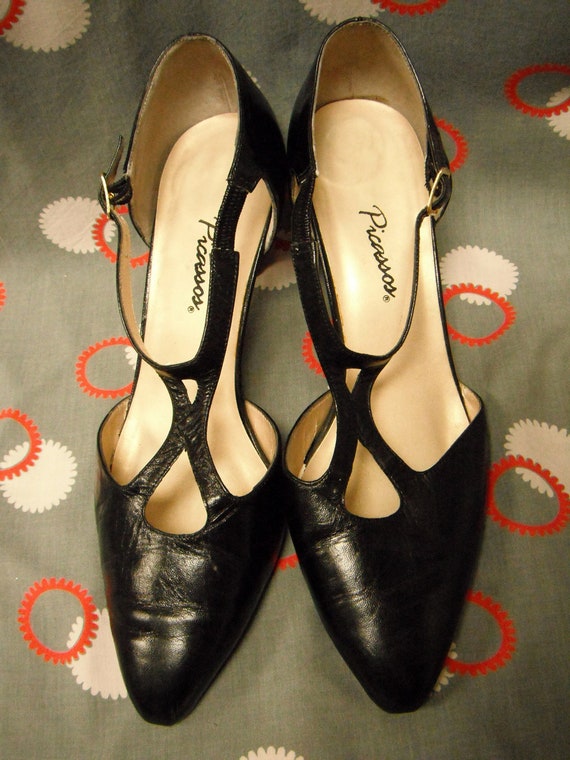 Classic Leather Black Heel Shoe 9M Picassos