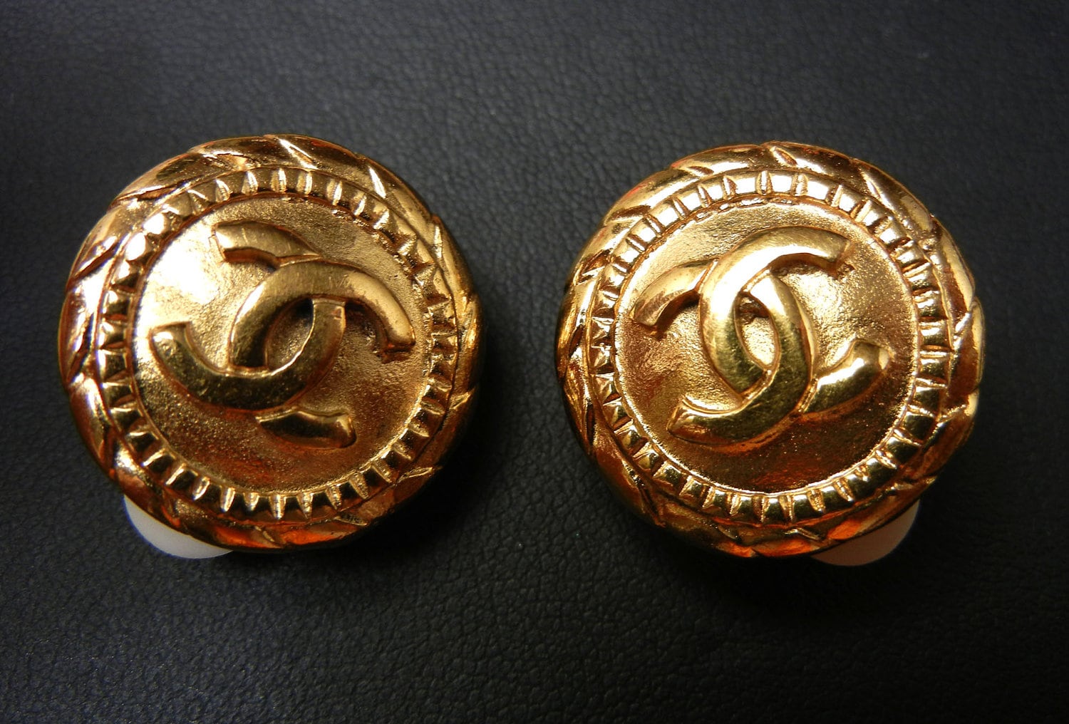 Authentic CHANEL CC Logo Clip on Earrings Gold tone Made in