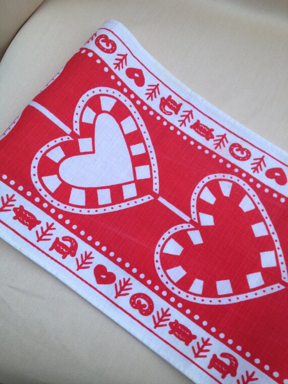 Sweet christmas vintage retro table runner or table cloth with