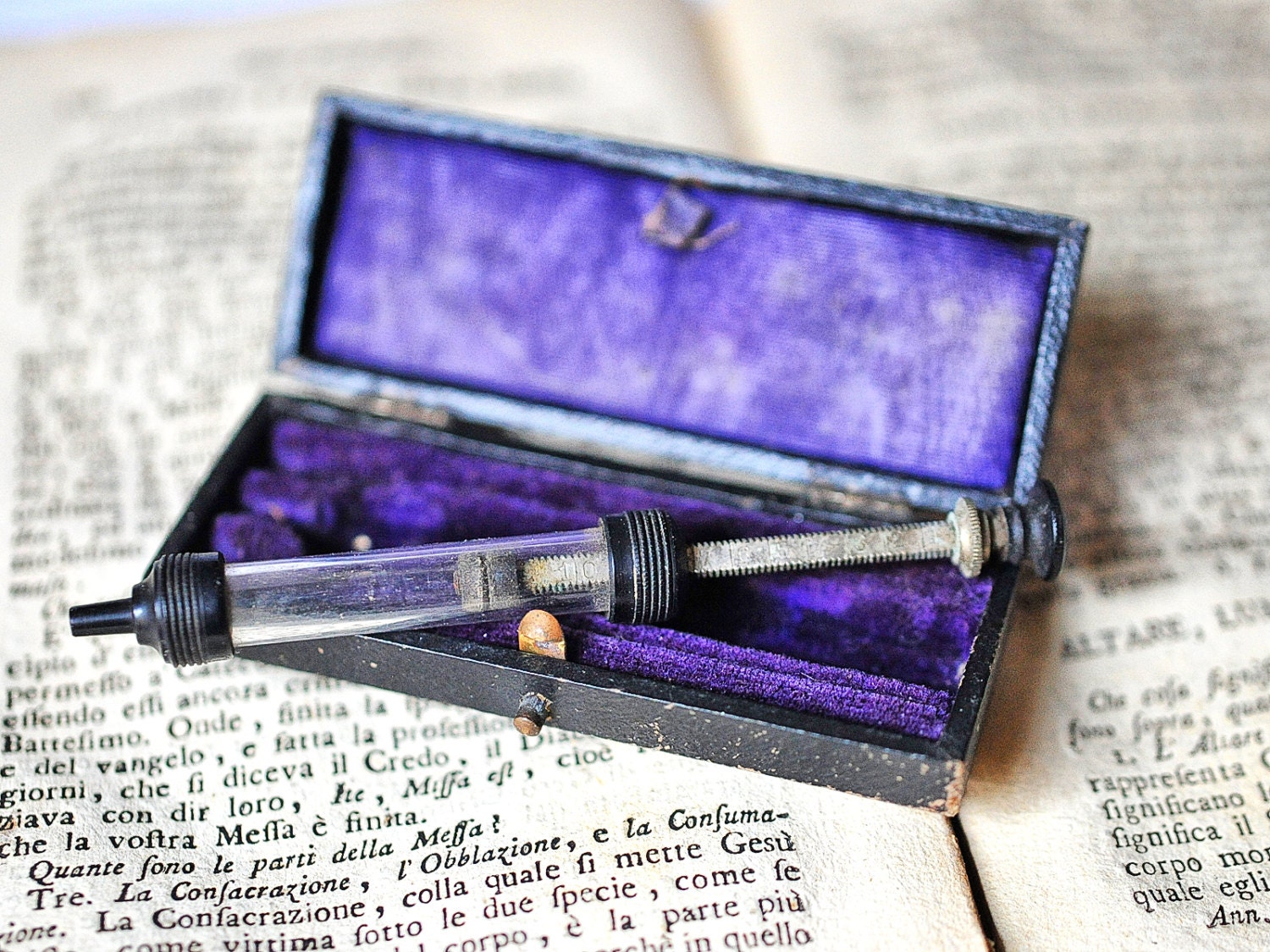 Oddities 1880 Antique Glass SYRINGE Velvet case box