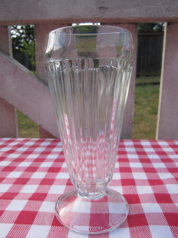 Set of 6 Vintage Milkshake / Soda Fountain Glasses