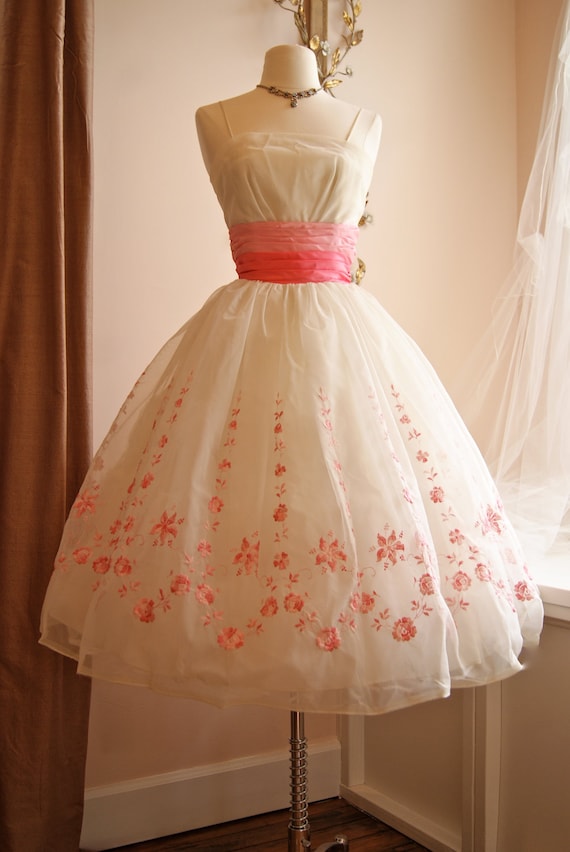Vintage 1950s Prom Dress  50s Pink and White Chiffon Embroidered ...