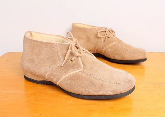 Items similar to 60s / 70s Winter Chukka Boots / Tan Suede Lined Ankle ...