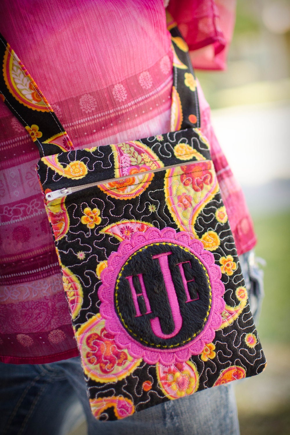Instant Download MONOGRAMMED In-the-hoop QUILTED ZIPPERED