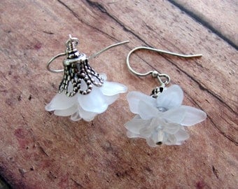 White Flower Earrings, Swarovski Earrings, Flower Earrings, White Earrings, Dangle Earrings, Lucite Flower Earrings, Edwardian Earrings