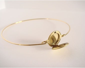 Locket bracelet - Gold locket bangle - Minimalist jewelry - Everyday jewelry - Gold Bangle