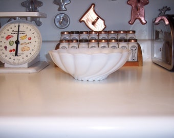 Vintage Anchor Hocking milk glass swirl bowl