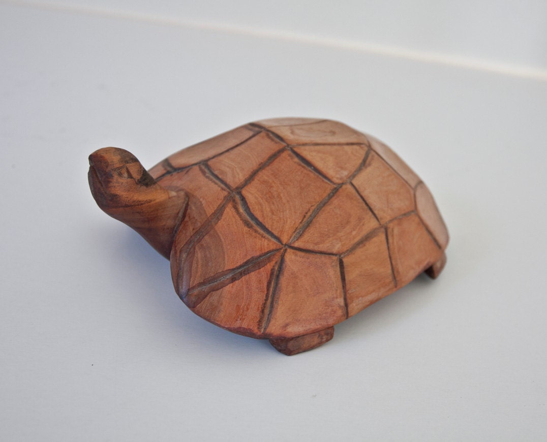 wooden sea turtle sculpture