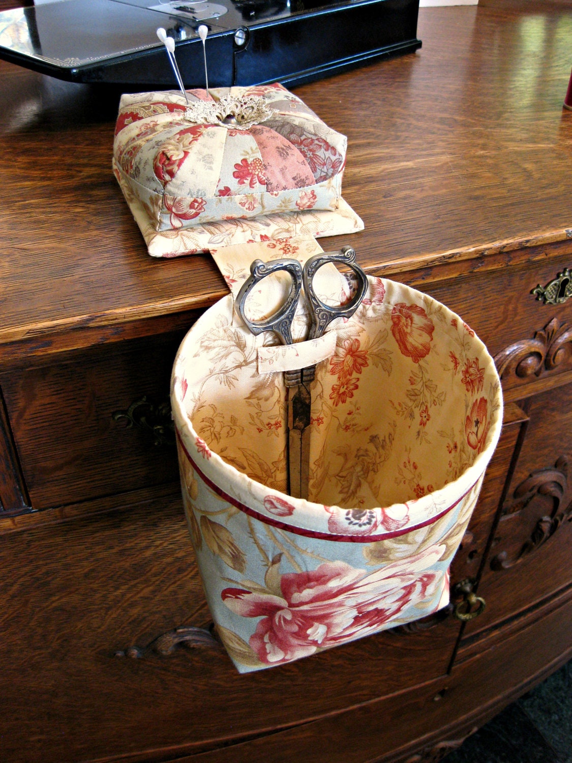 Sew-In-Style Thread Catcher / Scrap Caddy with Detachable