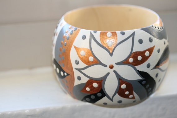 Handpainted Wooden Bangle in a Beautiful Floral and Leaves Pattern